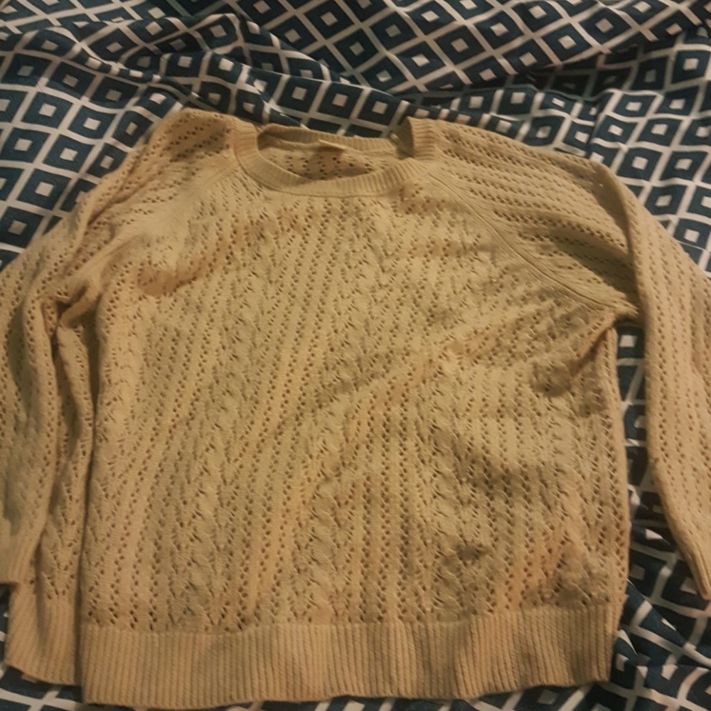 Cream 3/4 sleeve sweater